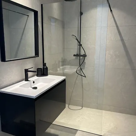 Splendid 8 - - - 45m2 * De Panne