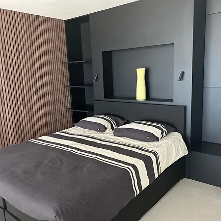 Apartment Splendid 8 - - - 45m2 De Panne